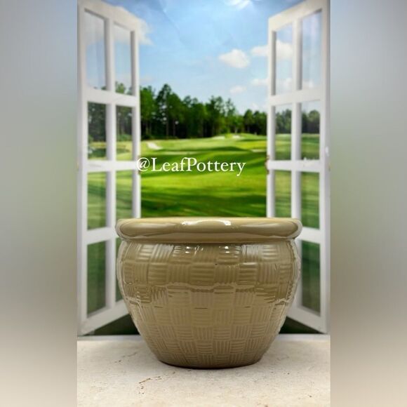 Olive Rattan Clay/Ceramic Planter Pot with drainage hole - Picture 5 of 9